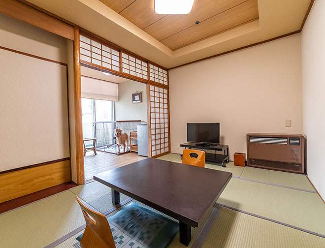 ドッグフレンドリールーム（和室7.5畳）湯畑側
