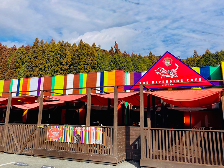 THE RIVERSIDE CAFE