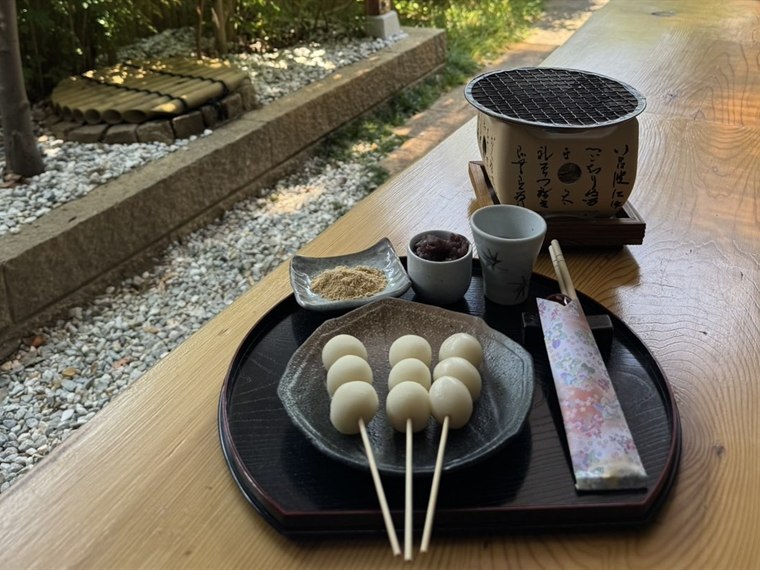 静カフェの静のよくばり団子