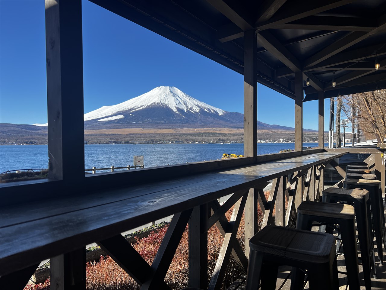 THE PARK 山中湖店のテラスから望む富士山
