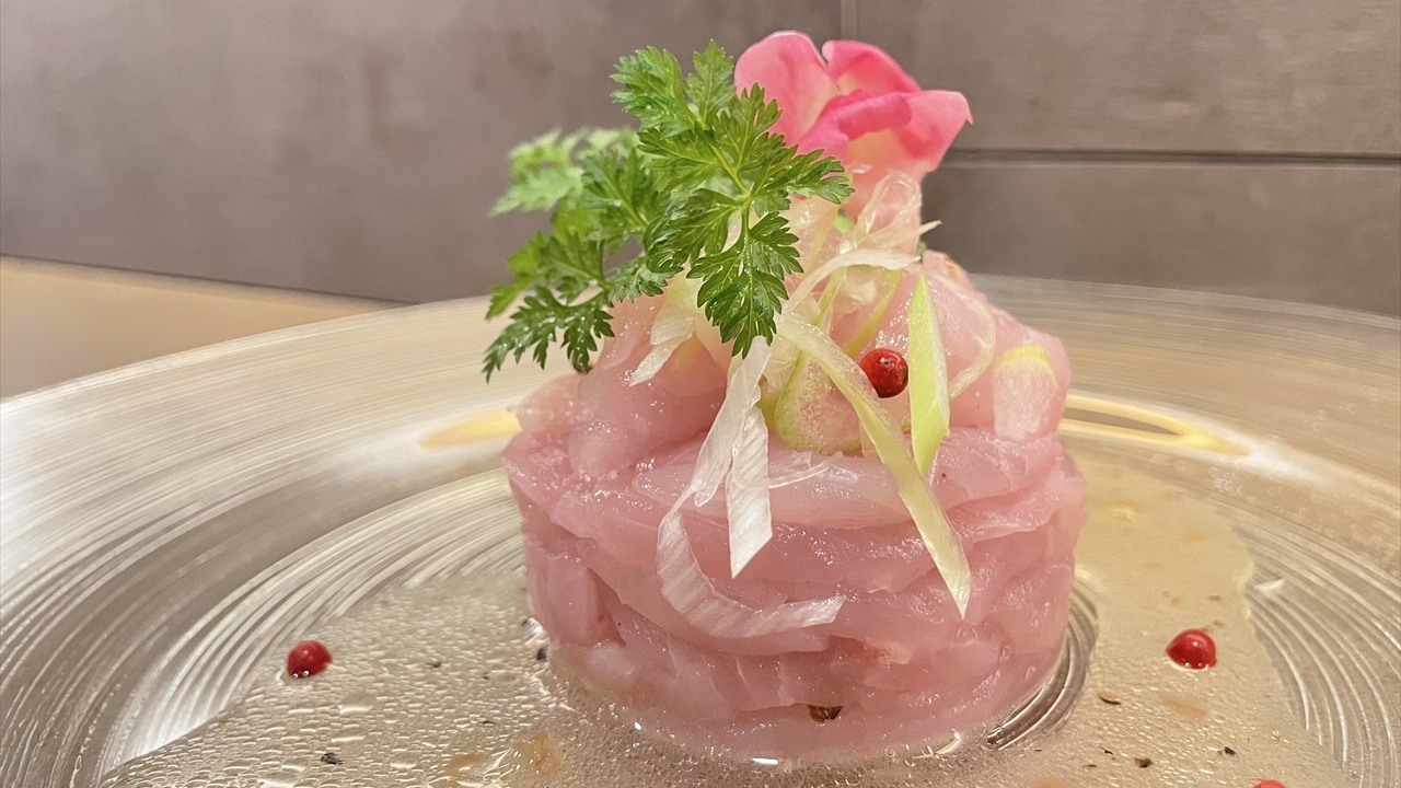 Dining 咲の新鮮な魚介を使った料理
